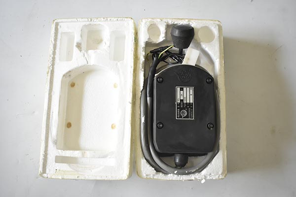 山推压路机档位选择器