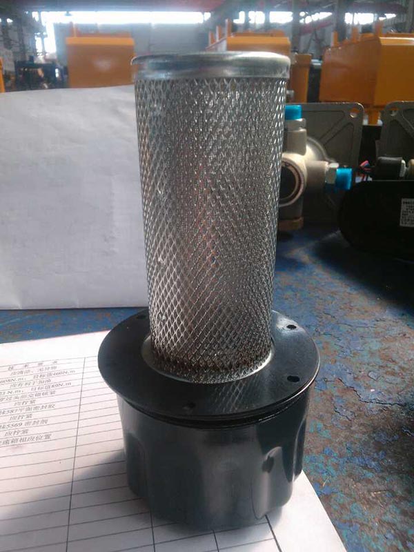 山推压路机液压油箱